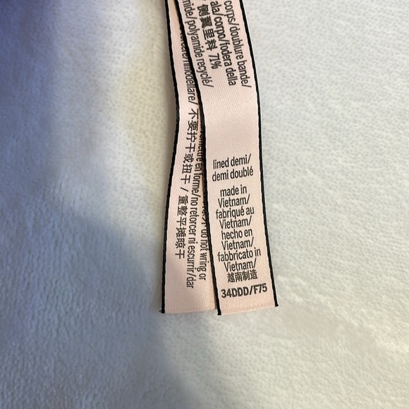 Victorias Secret Bra - Picture 2 of 2